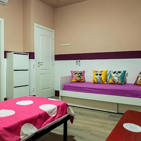 Cozy And Charming Triple - Colivingflorence Vdm *